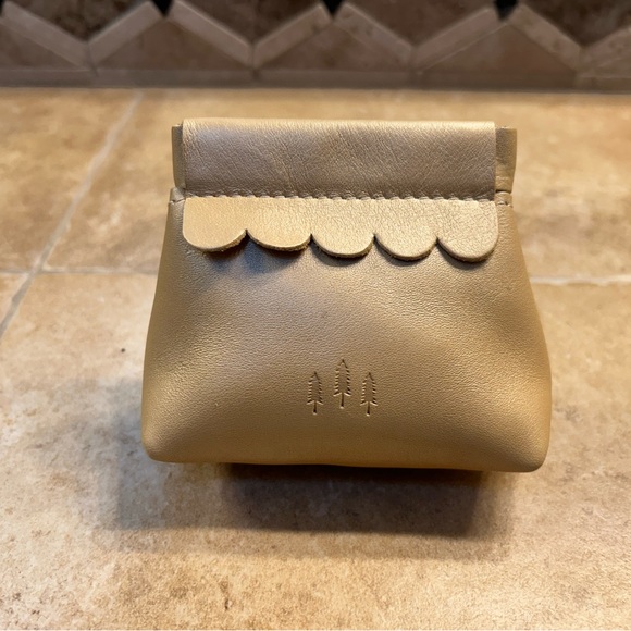 Portland Leather Handbags - NWT Portland Leather 🦄 Champagne Penny Pouch Coin Purse